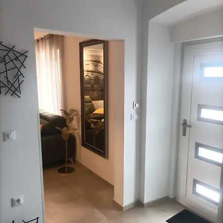 Apartman Konfort 2+2 Pula