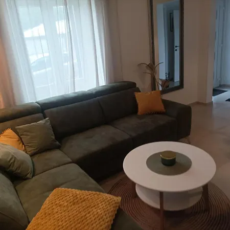 Apartment Apartman Konfort 2+2 *